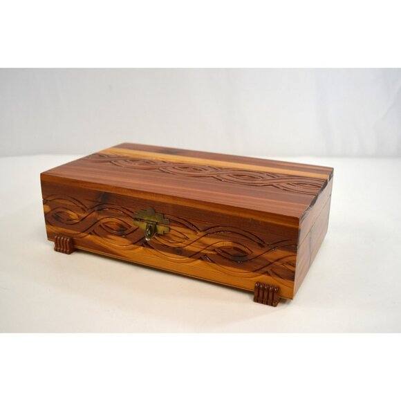 Cedar Wood Trinket Box Jewelry Storage Wave Braid Pattern Carved Footed Vtg - Picture 1 of 12